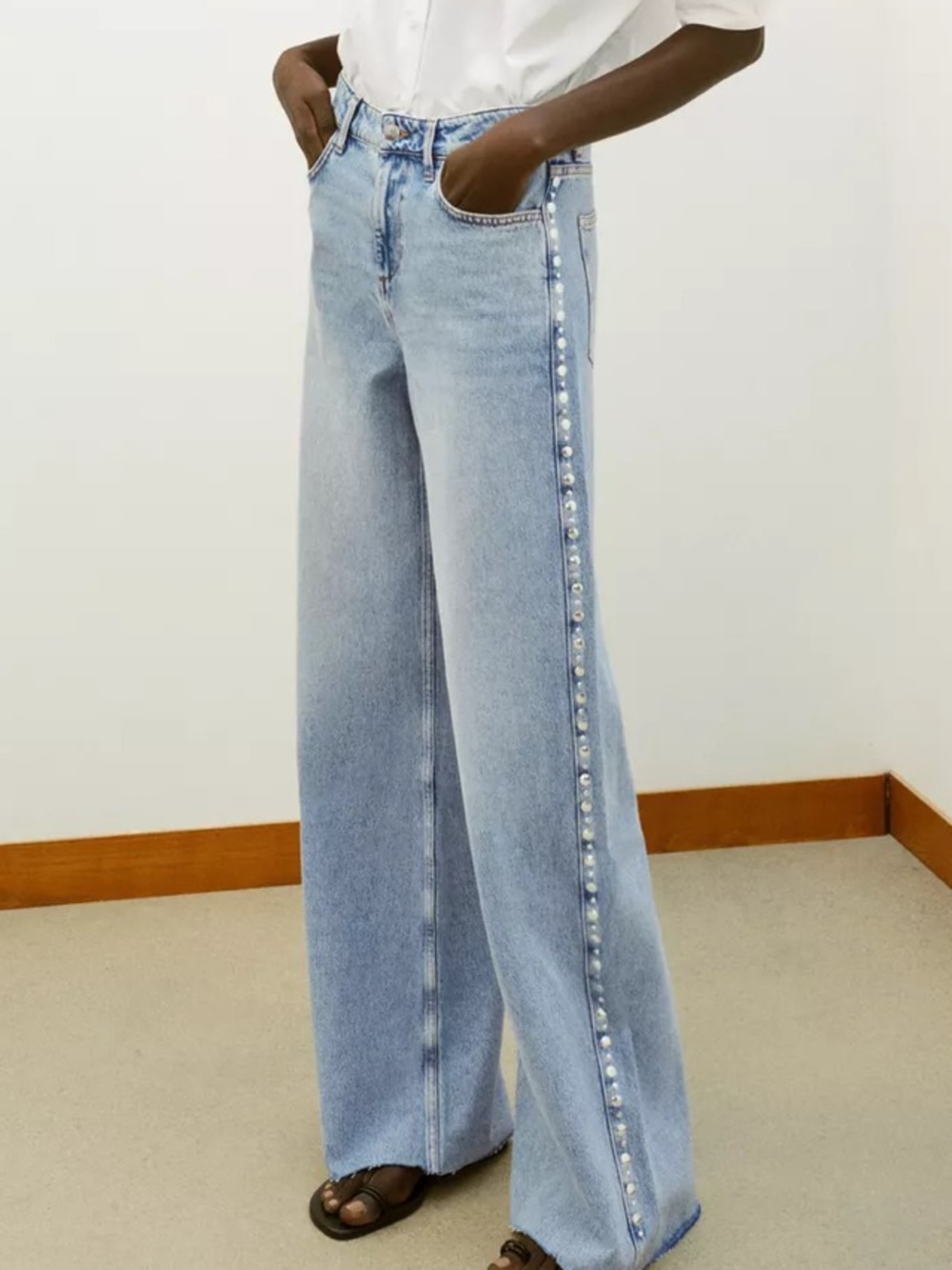 Zara High Waisted Studded Jeans sz. 8 - Picture 2 of 8